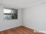 https://images.listonce.com.au/custom/160x/listings/35-felix-grove-mooroolbark-vic-3138/441/01526441_img_05.jpg?hR_mXF7qj2s