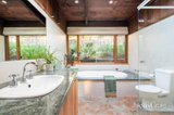 https://images.listonce.com.au/custom/160x/listings/35-floriston-grove-eltham-vic-3095/223/01951223_img_13.jpg?zjaBy0BM0zc