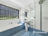 https://images.listonce.com.au/custom/160x/listings/35-glenwood-drive-croydon-vic-3136/965/01525965_img_11.jpg?_7E3qsS3kTA