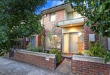 https://images.listonce.com.au/custom/160x/listings/35-highview-road-bentleigh-east-vic-3165/061/01704061_img_09.jpg?b1M34D2ha2Y