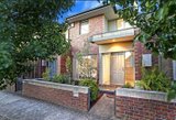 https://images.listonce.com.au/custom/160x/listings/35-highview-road-bentleigh-east-vic-3165/719/01915719_img_01.jpg?TkSsv6nIMe0