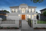 https://images.listonce.com.au/custom/160x/listings/35-jordan-grove-glen-waverley-vic-3150/168/01413168_img_01.jpg?tglUDYhxuME