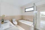 https://images.listonce.com.au/custom/160x/listings/35-mudgee-court-chadstone-vic-3148/882/01541882_img_06.jpg?fTYRy0jDSk4