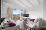 https://images.listonce.com.au/custom/160x/listings/35-newgrove-road-healesville-vic-3777/253/01979253_img_06.jpg?egQ_bwmheV4