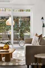 https://images.listonce.com.au/custom/160x/listings/35-north-street-richmond-vic-3121/442/01931442_img_07.jpg?j_RBSwcjFzo
