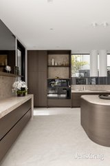 https://images.listonce.com.au/custom/160x/listings/35-rowen-street-glen-iris-vic-3146/984/01980984_img_08.jpg?LK9ZH5df__w