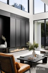 https://images.listonce.com.au/custom/160x/listings/35-rowen-street-glen-iris-vic-3146/984/01980984_img_16.jpg?Q-DPghRYJno