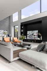 https://images.listonce.com.au/custom/160x/listings/35-rowen-street-glen-iris-vic-3146/984/01980984_img_18.jpg?7IyF-6sq-MM