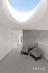 https://images.listonce.com.au/custom/160x/listings/35-rowen-street-glen-iris-vic-3146/984/01980984_img_24.jpg?DgDc_cmFnn4