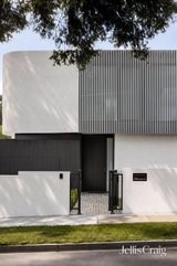 https://images.listonce.com.au/custom/160x/listings/35-rowen-street-glen-iris-vic-3146/984/01980984_img_35.jpg?EDkZOdEck2U