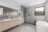 https://images.listonce.com.au/custom/160x/listings/35-samphire-drive-connewarre-vic-3227/185/01735185_img_13.jpg?qen4irX_qJ8