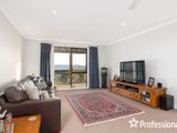 https://images.listonce.com.au/custom/160x/listings/35-smedley-lane-yarra-glen-vic-3775/410/01526410_img_11.jpg?ZjM1h53EBDI