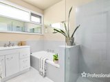 https://images.listonce.com.au/custom/160x/listings/35-smith-avenue-croydon-vic-3136/951/01525951_img_10.jpg?sYEhrq0Bn1I