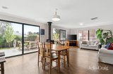 https://images.listonce.com.au/custom/160x/listings/35-south-road-woodend-vic-3442/946/01813946_img_03.jpg?1j0us-gzNGo