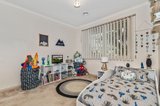 https://images.listonce.com.au/custom/160x/listings/35-stuart-drive-woodend-vic-3442/749/00557749_img_07.jpg?DuLiVqkrACY