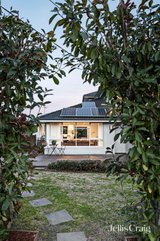 https://images.listonce.com.au/custom/160x/listings/35-yerrawa-drive-watsonia-vic-3087/395/01740395_img_20.jpg?RxM0eucetV8