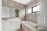 https://images.listonce.com.au/custom/160x/listings/351-bostock-avenue-manifold-heights-vic-3218/762/01986762_img_15.jpg?GhR_aK-GwWA