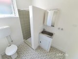 https://images.listonce.com.au/custom/160x/listings/352-pender-street-thornbury-vic-3071/216/01735216_img_04.jpg?d3pAEao4Dlk