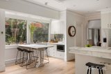 https://images.listonce.com.au/custom/160x/listings/354-albert-road-south-melbourne-vic-3205/483/01987483_img_11.jpg?x3f2xLaHDoU