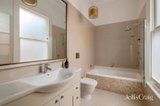 https://images.listonce.com.au/custom/160x/listings/354-albert-road-south-melbourne-vic-3205/483/01987483_img_20.jpg?VOhGu8Viz_U