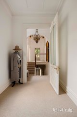 https://images.listonce.com.au/custom/160x/listings/354-albert-road-south-melbourne-vic-3205/483/01987483_img_23.jpg?izcRQFrpAUk