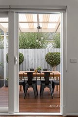 https://images.listonce.com.au/custom/160x/listings/354-glen-dhu-road-kilsyth-vic-3137/786/01724786_img_06.jpg?2DA63ezCaT4