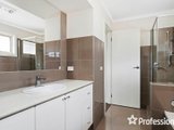 https://images.listonce.com.au/custom/160x/listings/355-albert-hill-road-lilydale-vic-3140/974/01524974_img_07.jpg?PFi4ShYVx5E