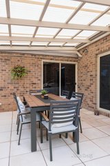 https://images.listonce.com.au/custom/160x/listings/355-clay-street-moorabbin-vic-3189/997/01495997_img_15.jpg?XPWlJaWRAE8