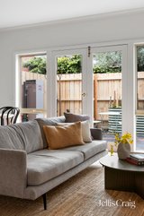 https://images.listonce.com.au/custom/160x/listings/35a-clapham-street-thornbury-vic-3071/314/01813314_img_11.jpg?PYsX5v4VZKc