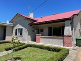 https://images.listonce.com.au/custom/160x/listings/36-bowen-street-kyneton-vic-3444/070/01646070_img_12.jpg?_g623Mqd3Gw