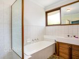 https://images.listonce.com.au/custom/160x/listings/36-cantala-crescent-ringwood-north-vic-3134/188/00621188_img_09.jpg?aTkj9JLhyM8