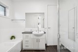 https://images.listonce.com.au/custom/160x/listings/36-cardigan-road-mooroolbark-vic-3138/152/01815152_img_08.jpg?sgDMCdcDAps