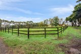 https://images.listonce.com.au/custom/160x/listings/36-coldstream-west-road-coldstream-vic-3770/688/01908688_img_02.jpg?6fXceuEud4g