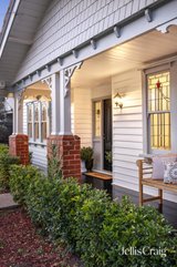 https://images.listonce.com.au/custom/160x/listings/36-collingwood-road-newport-vic-3015/806/01937806_img_02.jpg?sOscaPtv8ds