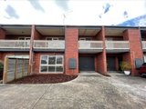 https://images.listonce.com.au/custom/160x/listings/36-landale-avenue-croydon-vic-3136/856/01825856_img_11.jpg?JxPoxjQsGPs