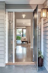 https://images.listonce.com.au/custom/160x/listings/36-lansdowne-street-pascoe-vale-south-vic-3044/168/01446168_img_20.jpg?nmGDi_WWLC8