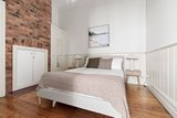 https://images.listonce.com.au/custom/160x/listings/36-little-page-st-albert-park-vic-3206/093/01892093_img_06.jpg?pB60qGBOOKE