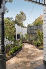 https://images.listonce.com.au/custom/160x/listings/36-railway-avenue-armadale-vic-3143/469/01594469_img_02.jpg?h005iJt2Vv8