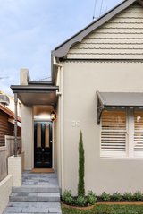 https://images.listonce.com.au/custom/160x/listings/36-smith-street-thornbury-vic-3071/822/01593822_img_18.jpg?lnGS1OzDGBQ