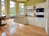 https://images.listonce.com.au/custom/160x/listings/36-wave-street-elwood-vic-3184/190/01794190_img_07.jpg?_-acUKlH3nE