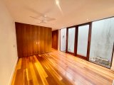 https://images.listonce.com.au/custom/160x/listings/360-cardigan-street-carlton-vic-3053/779/01678779_img_20.jpg?jj7fFNUze50