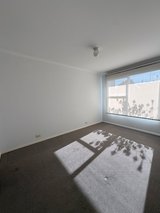 https://images.listonce.com.au/custom/160x/listings/367-heytesbury-street-herne-hill-vic-3218/769/01907769_img_11.jpg?yZUGLni3qco
