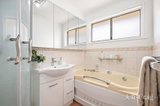 https://images.listonce.com.au/custom/160x/listings/367-maroondah-highway-healesville-vic-3777/045/01985045_img_09.jpg?VH6ZEwUHkkM