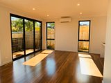 https://images.listonce.com.au/custom/160x/listings/37-9-aranga-crescent-donvale-vic-3111/406/01017406_img_02.jpg?NjptiB_dQ-I