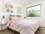 https://images.listonce.com.au/custom/160x/listings/37-albert-street-port-melbourne-vic-3207/208/01090208_img_08.jpg?wgzs-AazjKM