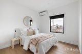 https://images.listonce.com.au/custom/160x/listings/37-barbara-street-moorabbin-vic-3189/595/01981595_img_07.jpg?mADFrqoRRGU