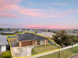 https://images.listonce.com.au/custom/160x/listings/37-cape-barron-drive-lara-vic-3212/840/01698840_img_14.jpg?WbH-Eqs0nmo