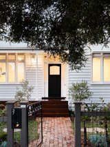 https://images.listonce.com.au/custom/160x/listings/37-fenwick-street-thornbury-vic-3071/536/00958536_img_04.jpg?Ac6vnrRI5Qc