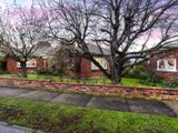 https://images.listonce.com.au/custom/160x/listings/37-glenbervie-road-strathmore-vic-3041/389/00847389_img_11.jpg?MjCIwqdKKYg