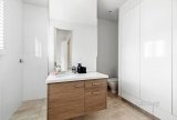 https://images.listonce.com.au/custom/160x/listings/37-hays-place-geelong-vic-3220/528/01935528_img_24.jpg?htrmVA-gpT8